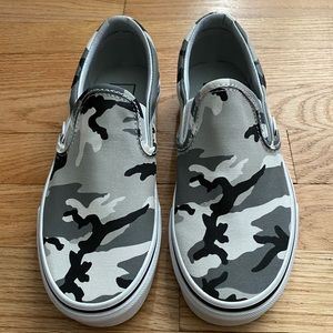 Vans camo print slip on sneaker size 6